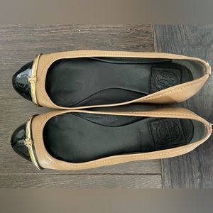 Tory Burch Size 7.5 Tan, Gold and Patent Black Flats